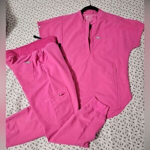 Figs Electric Orchid Jogger Scrub Set